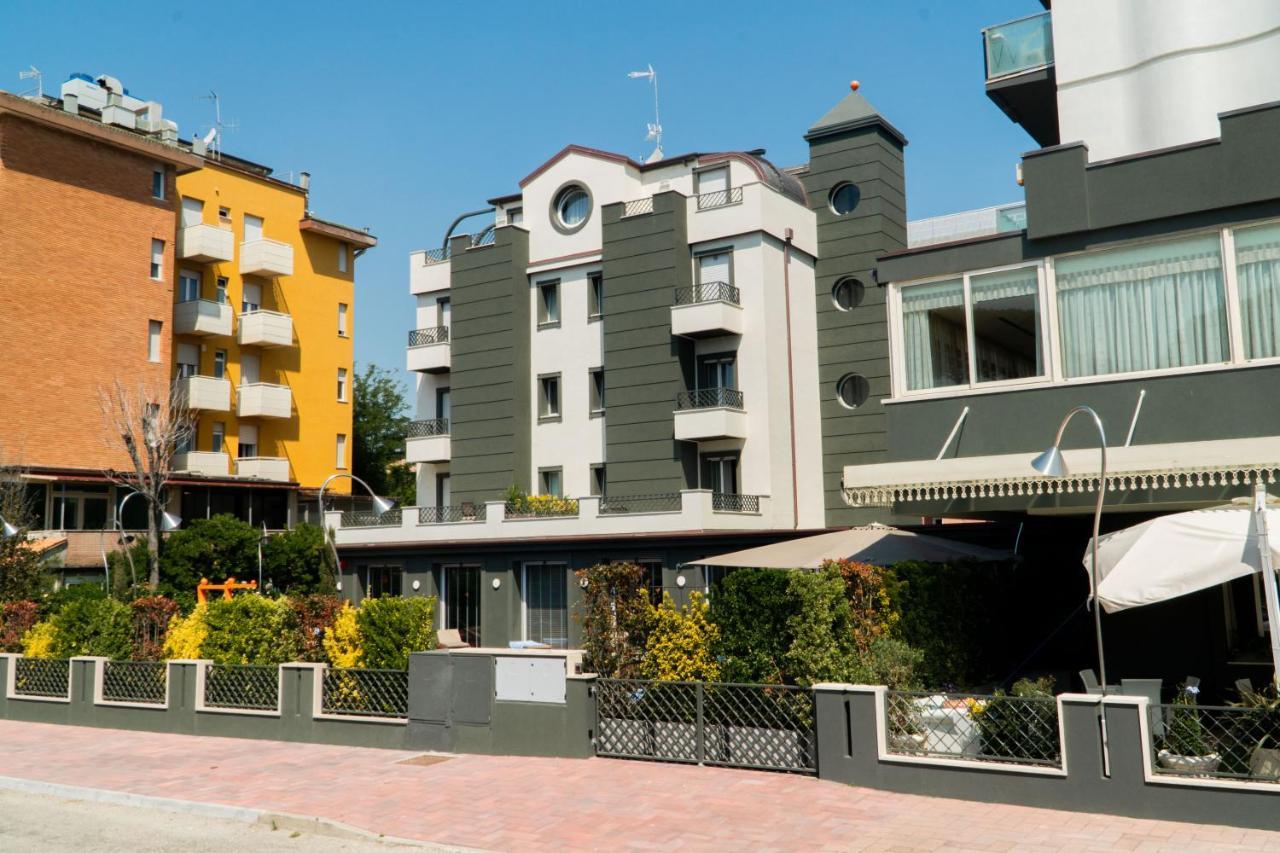 Brasil Seaview Hotel Milano Marittima Exterior photo