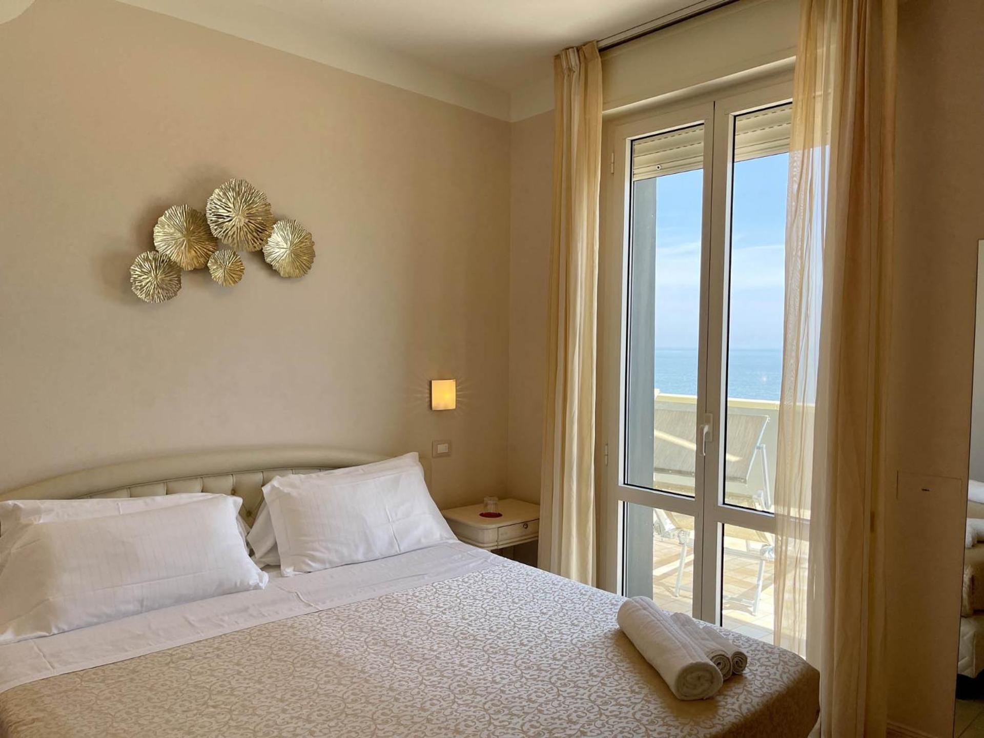 Brasil Seaview Hotel Milano Marittima Exterior photo