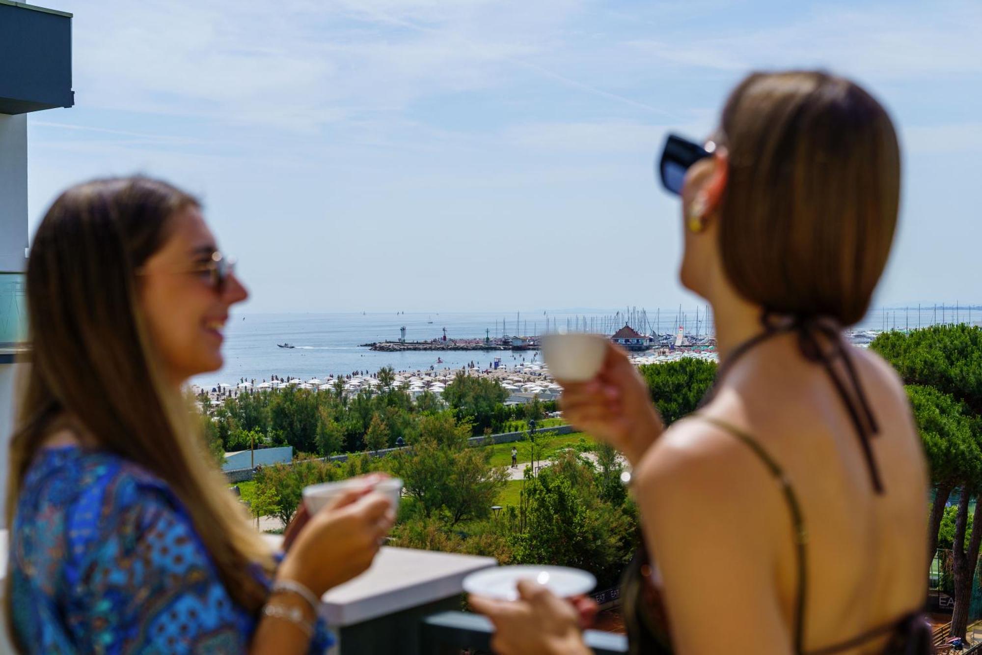 Brasil Seaview Hotel Milano Marittima Exterior photo